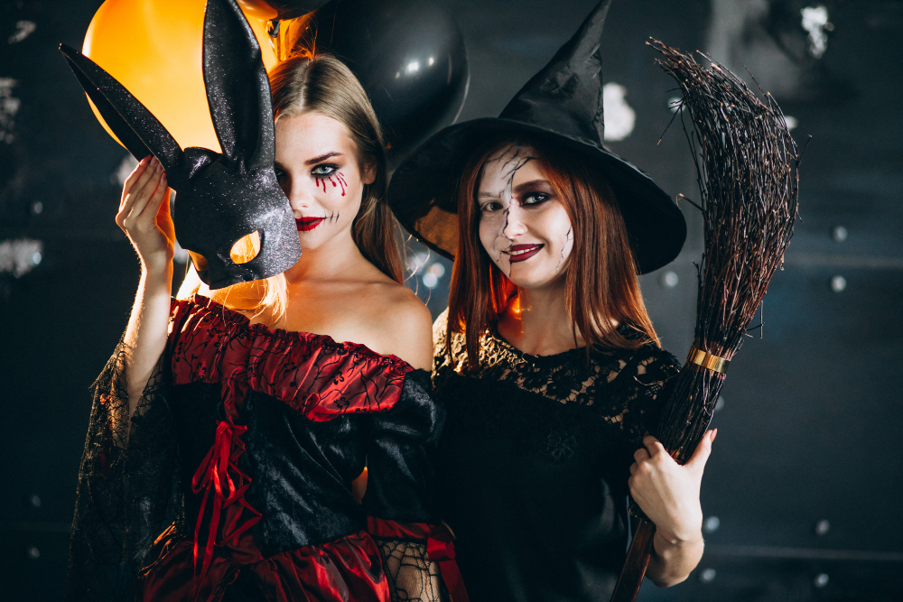 Ведьма - классический образ на Хэллоуин