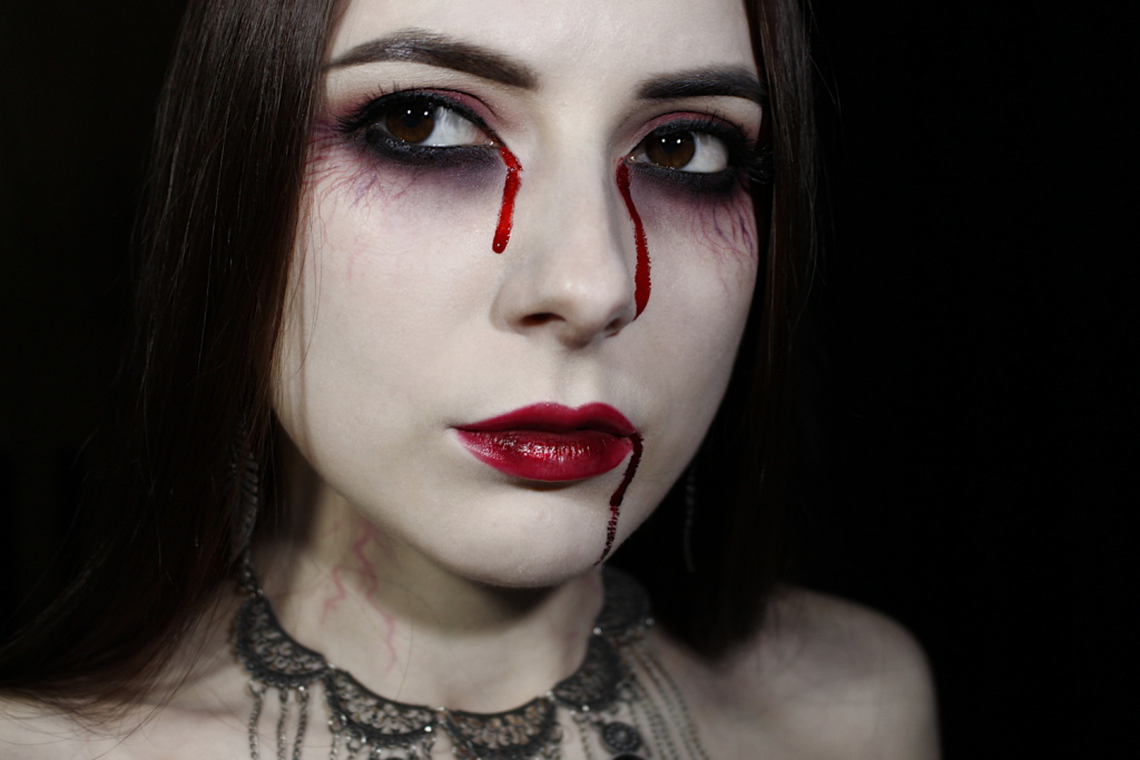 Макияж вампира на Хэллоуин: как сделать? - фото 3 | 4Party