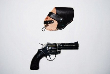 Зажигалка револьвер с кобурой - фото 1 | 4Party