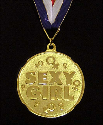 Медаль подарункова в рамці Сексуальна дівчина (агн