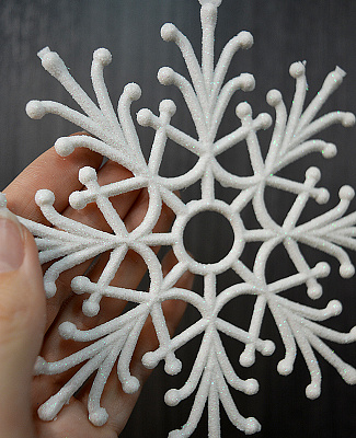 Снежинка 15 см перламутр декоративная