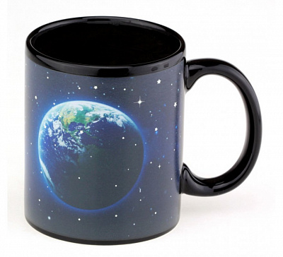 Чашка планета Земля и Луна