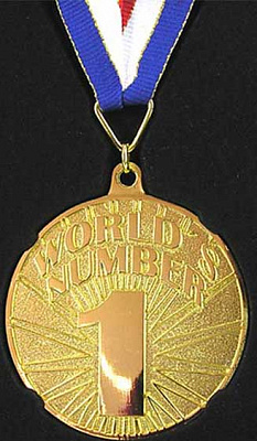 Медаль подарункова в рамці Перший в світі (англ)